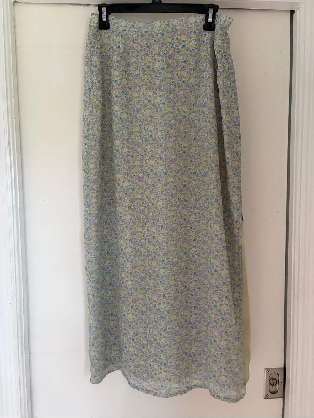Liz Claiborne Light Green Floral Midi Skirt with Lavender Accents